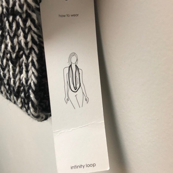 NWT Calvin Klein infinity black & white scarf - Picture 3 of 10